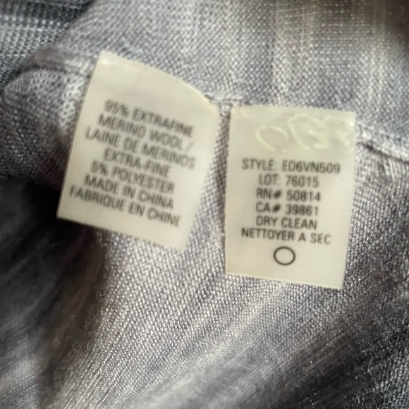 Elie Tahari Cardigan Sweater. Size small black blue grey - Picture 13 of 13